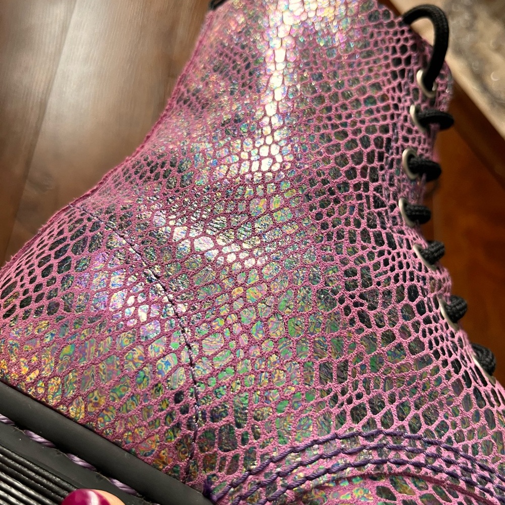 Dr. Martens Pascal 1460 Metallic Purple Snake Rare Find Women’s Combat Boots - Picture 11 of 13